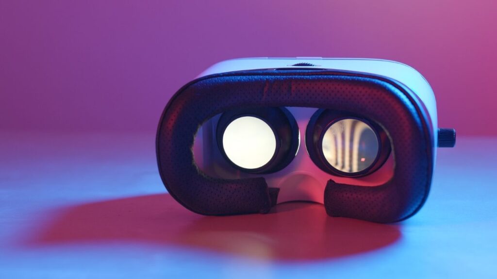 top-vr-travel-apps-for-exploring-new-cities-from-home